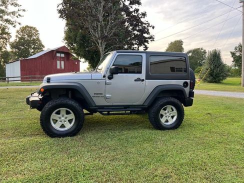 Used 2013 Jeep Wrangler Sport image 4
