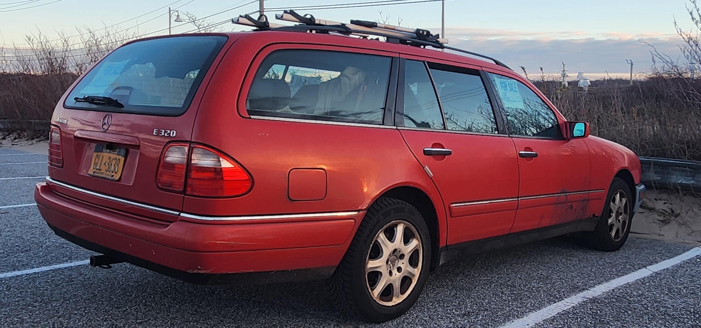 Used 1999 Mercedes-Benz E 320 4MATIC Wagon image 1