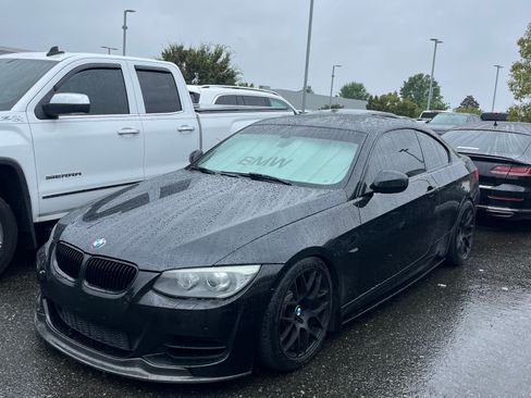 Used 2011 BMW 335i Coupe image 2