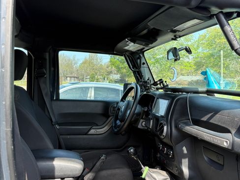 Used 2016 Jeep Wrangler Unlimited Sport w/ Max Tow Package image 5