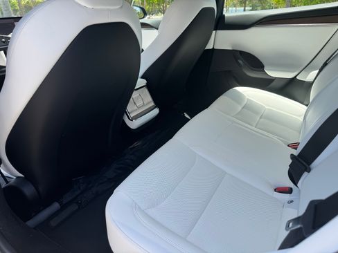Used 2023 Tesla Model S Standard Range image 10