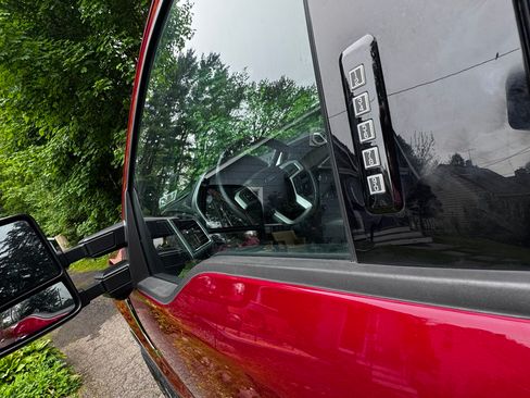 Used 2018 Ford F250 Lariat w/ Lariat Ultimate Package AWD/4WD image 14