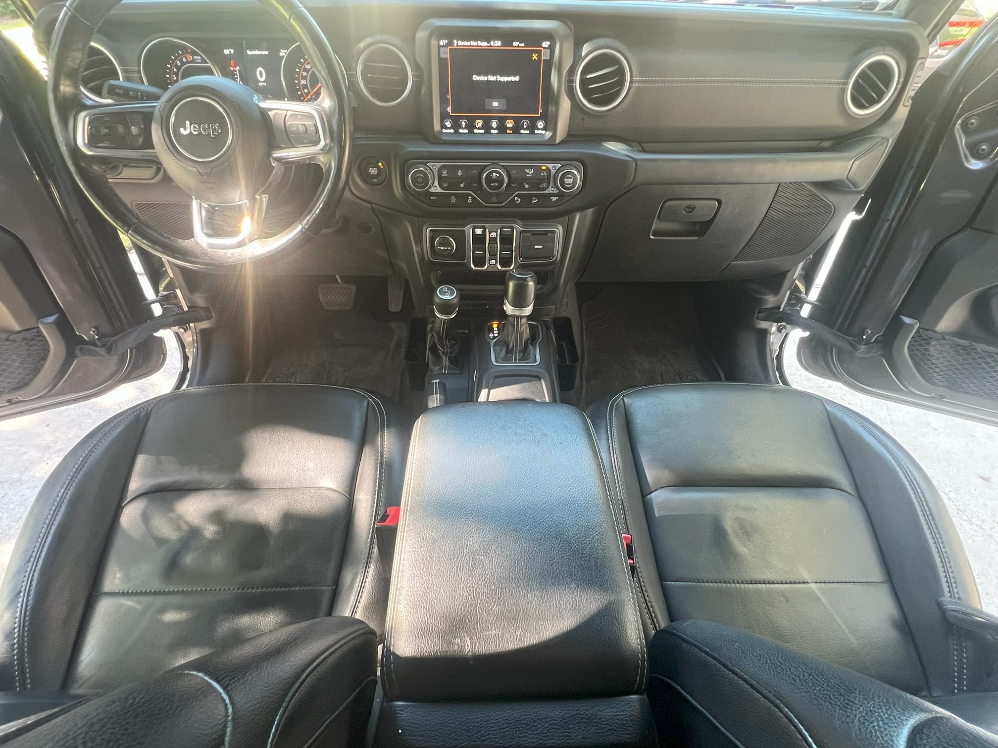 Used 2020 Jeep Wrangler Unlimited Sahara AWD/4WD image 2