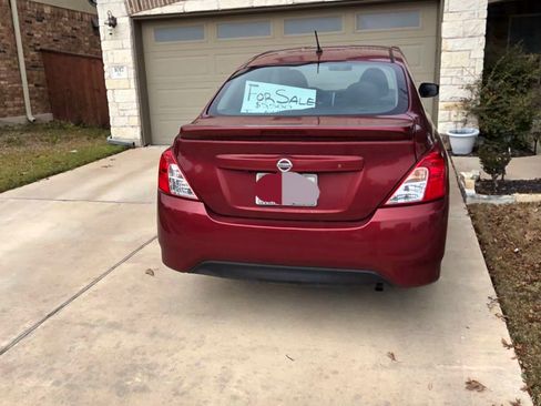 Used 2019 Nissan Versa SV image 5