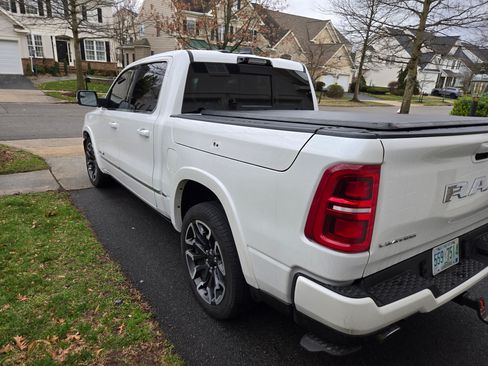 Used 2025 RAM 1500 Limited image 10