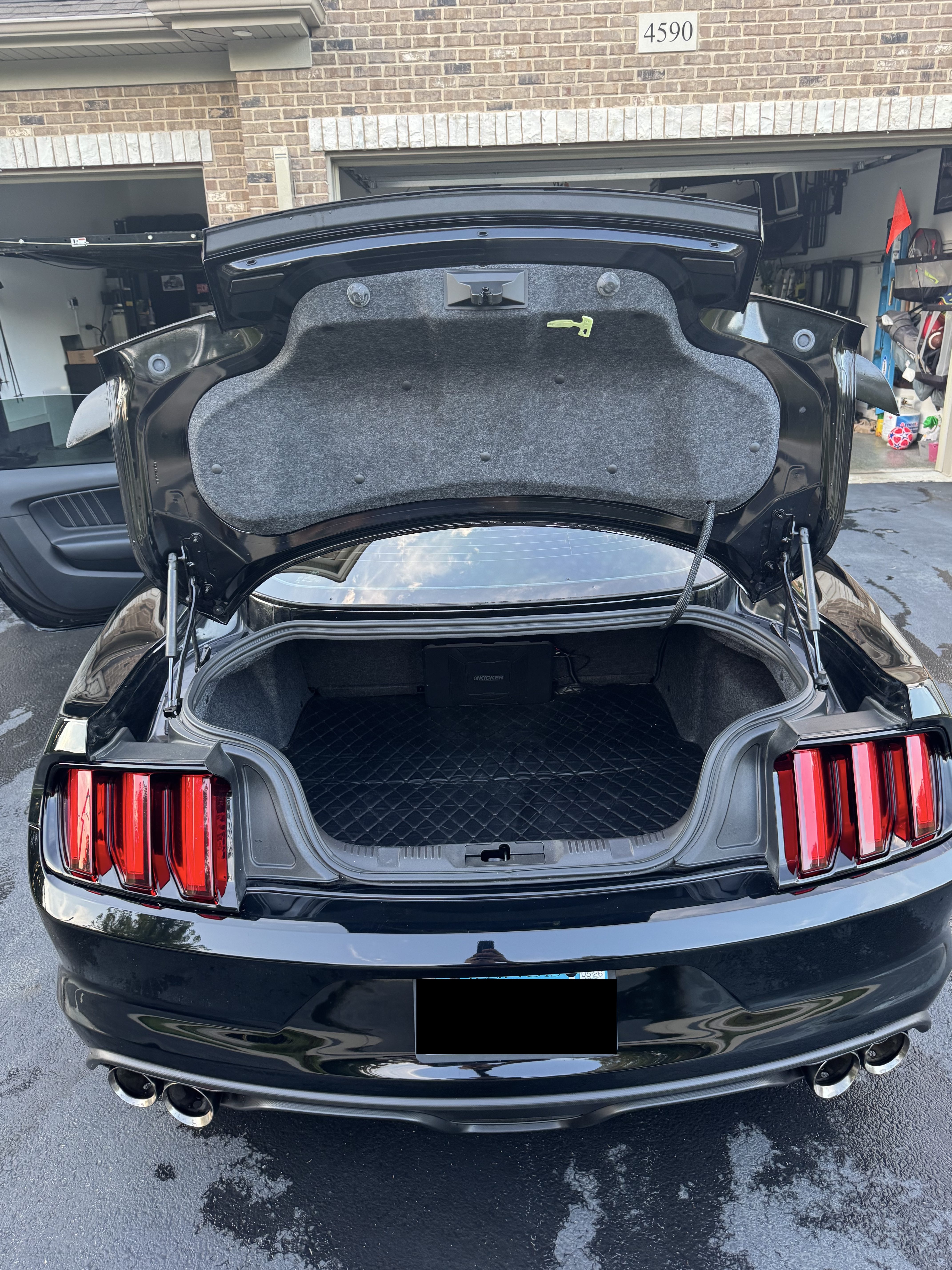 Used 2016 Ford Mustang GT Premium w/ Black Accent Package RWD image 10