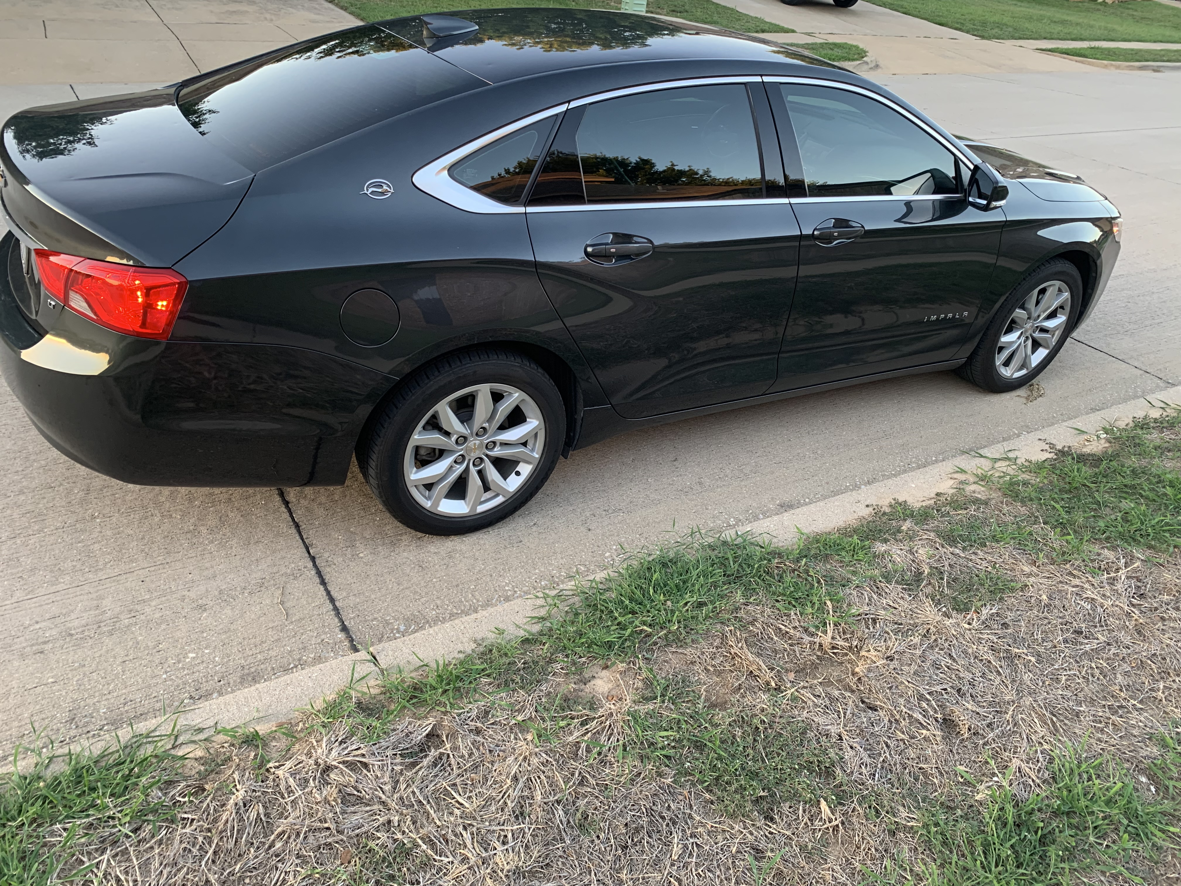 Used 2019 Chevrolet Impala LT w/ LT Leather Package FWD image 2