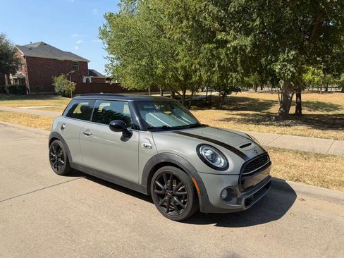 Used 2019 MINI Cooper S FWD image 1