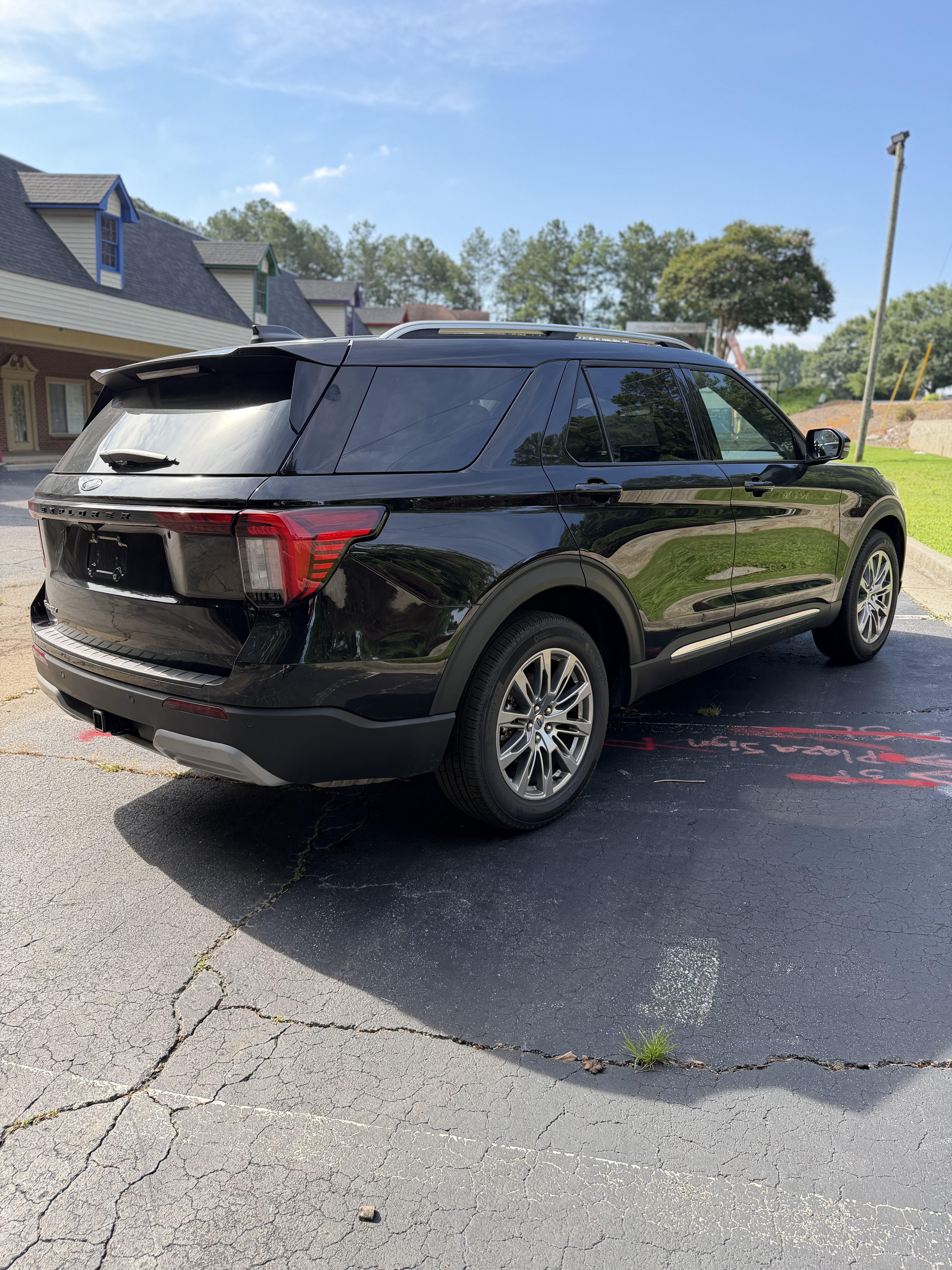 Used 2026 Ford Explorer Platinum RWD image 5