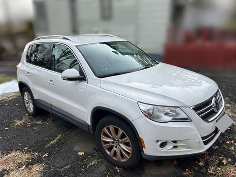 Used 2009 Volkswagen Tiguan SE image 10
