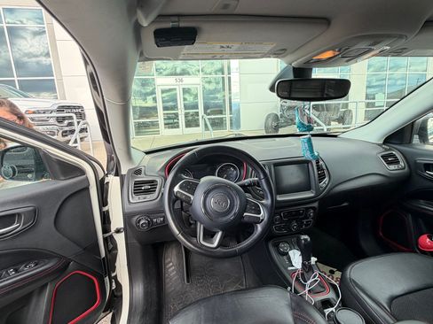 Used 2018 Jeep Compass Trailhawk image 9