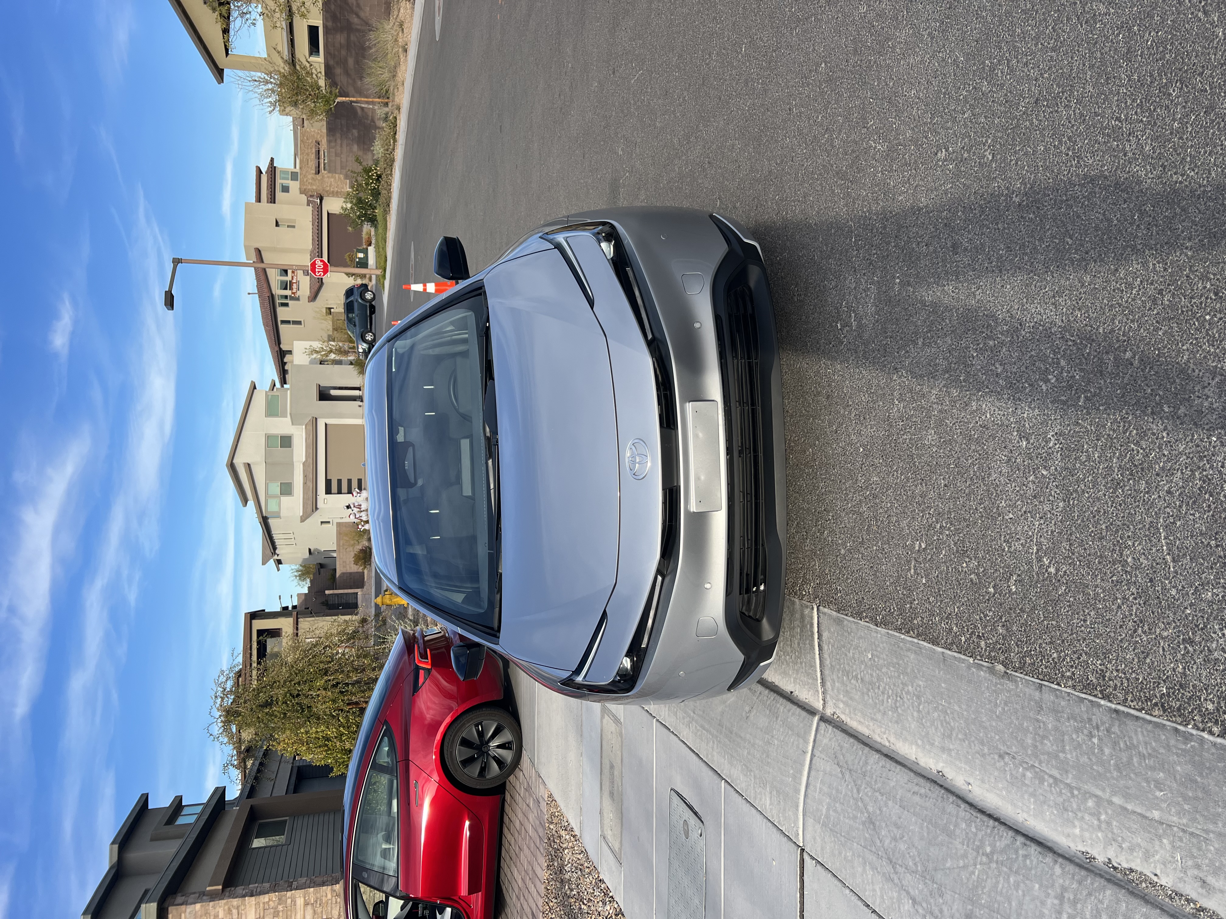 Used 2023 Toyota Prius LE FWD image 4