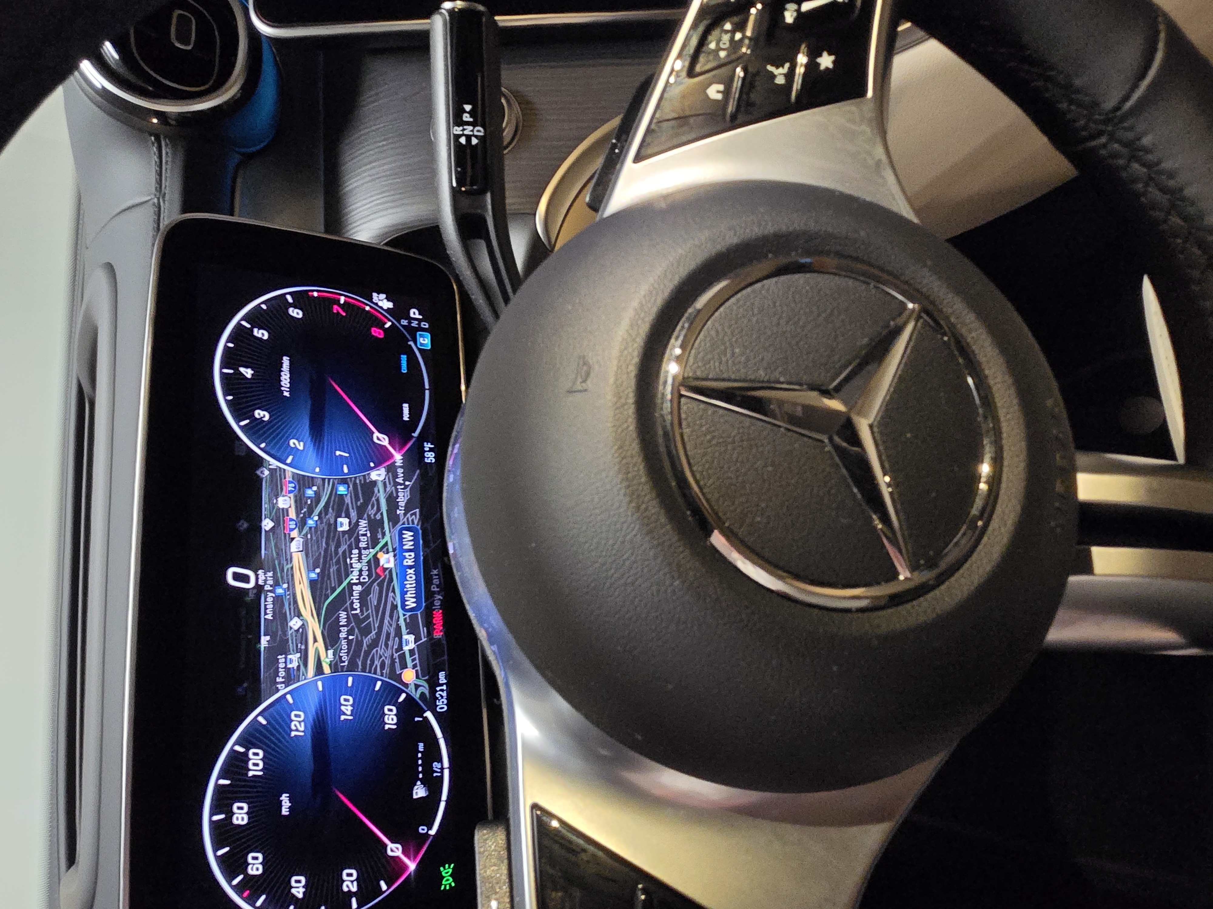 Used 2024 Mercedes-Benz GLC 300 4MATIC image 1