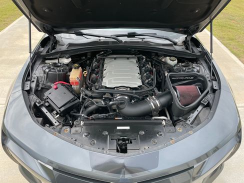 Used 2016 Chevrolet Camaro SS RWD image 9