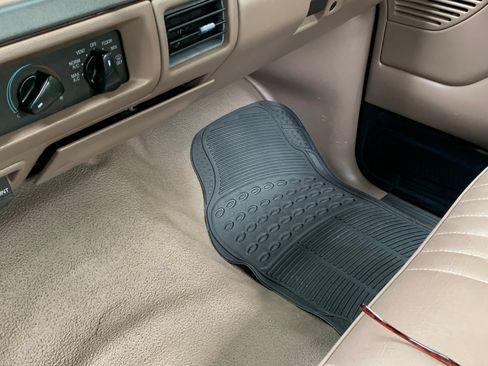 Used 1994 Ford F150 2WD Regular Cab image 10