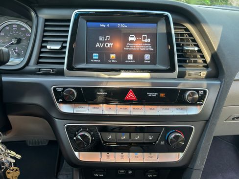 Used 2018 Hyundai Sonata SE w/ Cargo Package FWD image 16