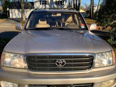 Used 1999 Toyota Land Cruiser image 2