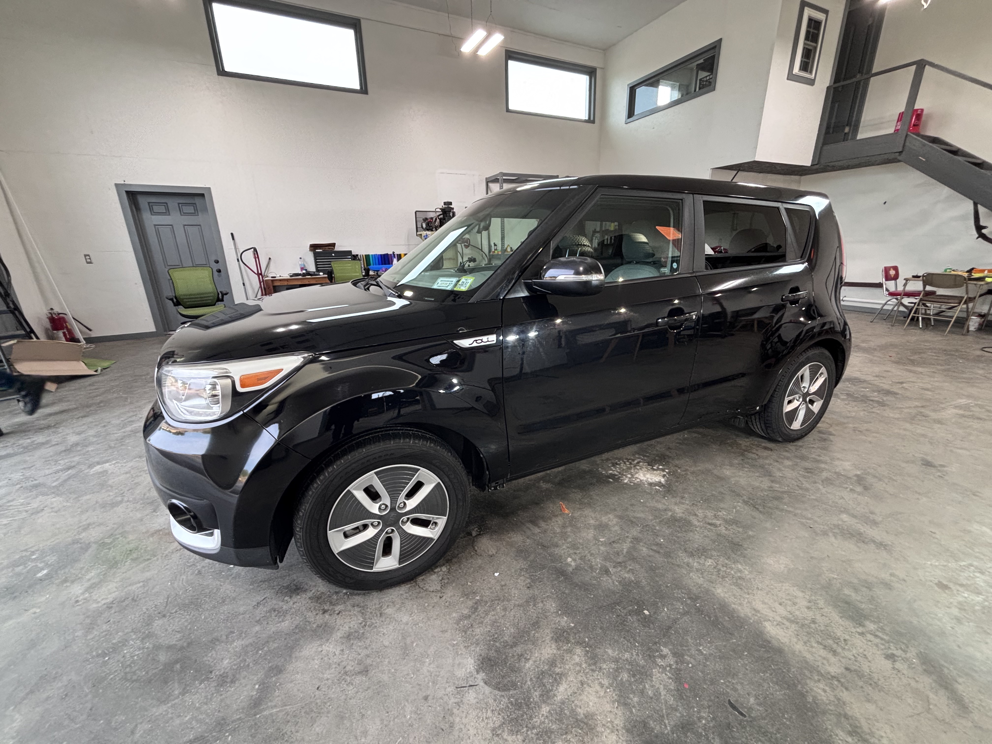 Used 2017 Kia Soul EV FWD image 1