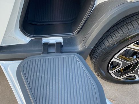 Used 2022 Rivian R1T Adventure AWD/4WD image 15