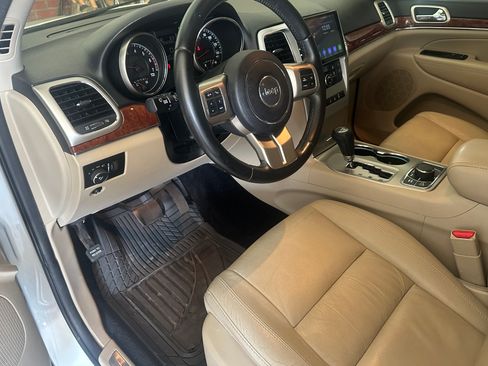 Used 2013 Jeep Grand Cherokee Limited AWD/4WD image 6