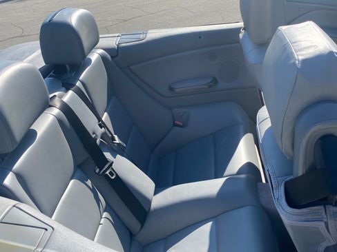 Used 2005 BMW M3 Convertible image 9