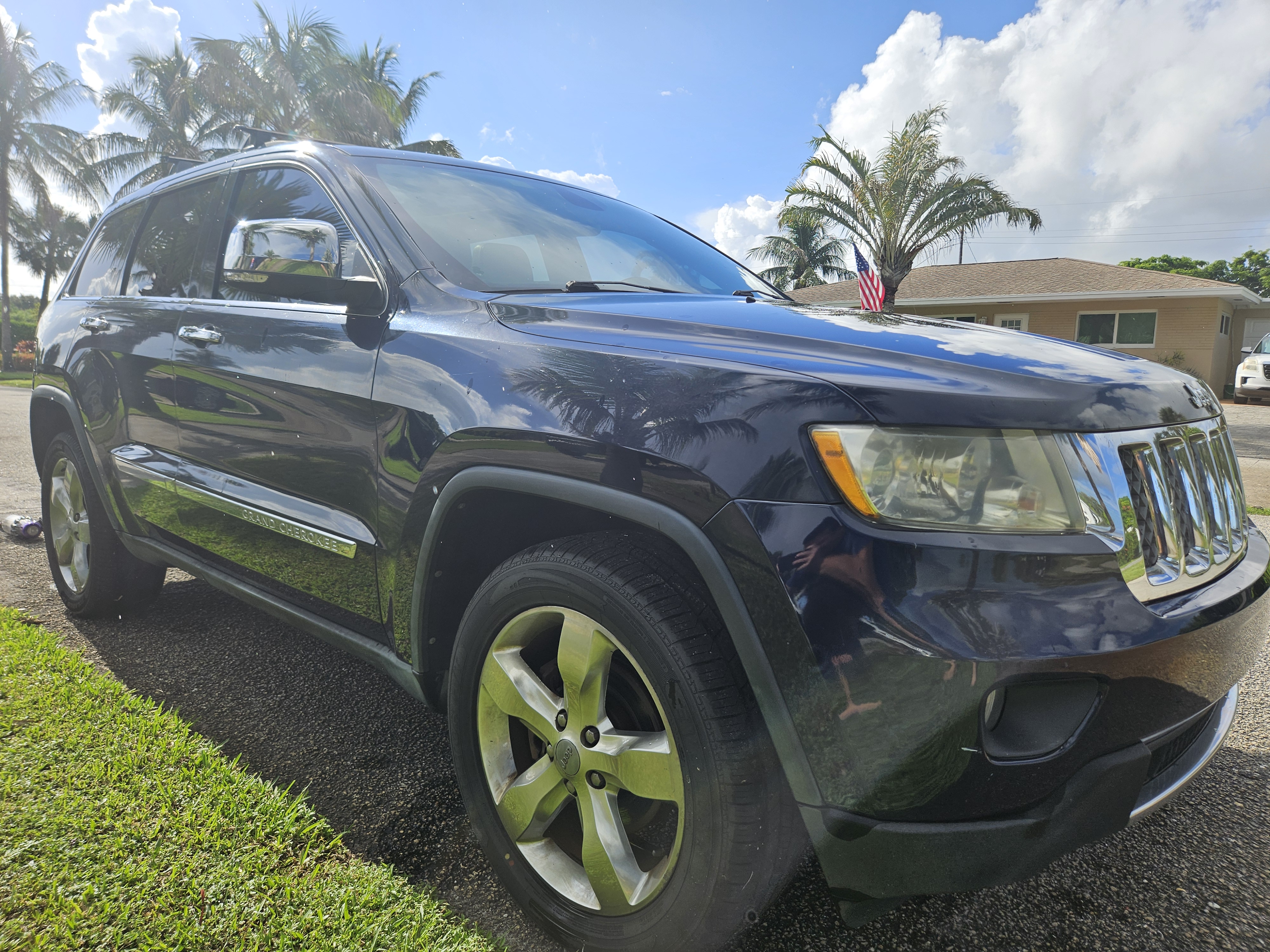 Used 2013 Jeep Grand Cherokee Overland RWD image 6