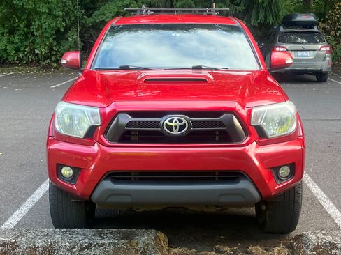 Used 2014 Toyota Tacoma 4x4 Access Cab V6 w/ TRD Sport Package image 2