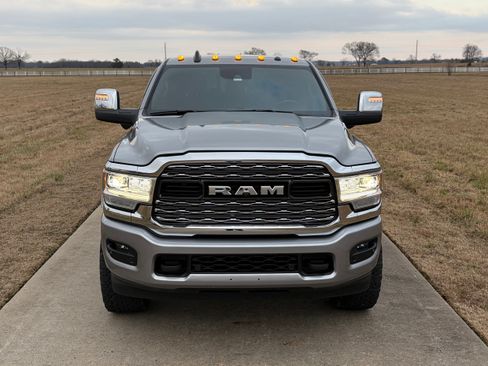 Used 2023 RAM 2500 Limited image 9