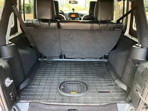 Used 2017 Jeep Wrangler Unlimited Sahara w/ Max Tow Package image 9