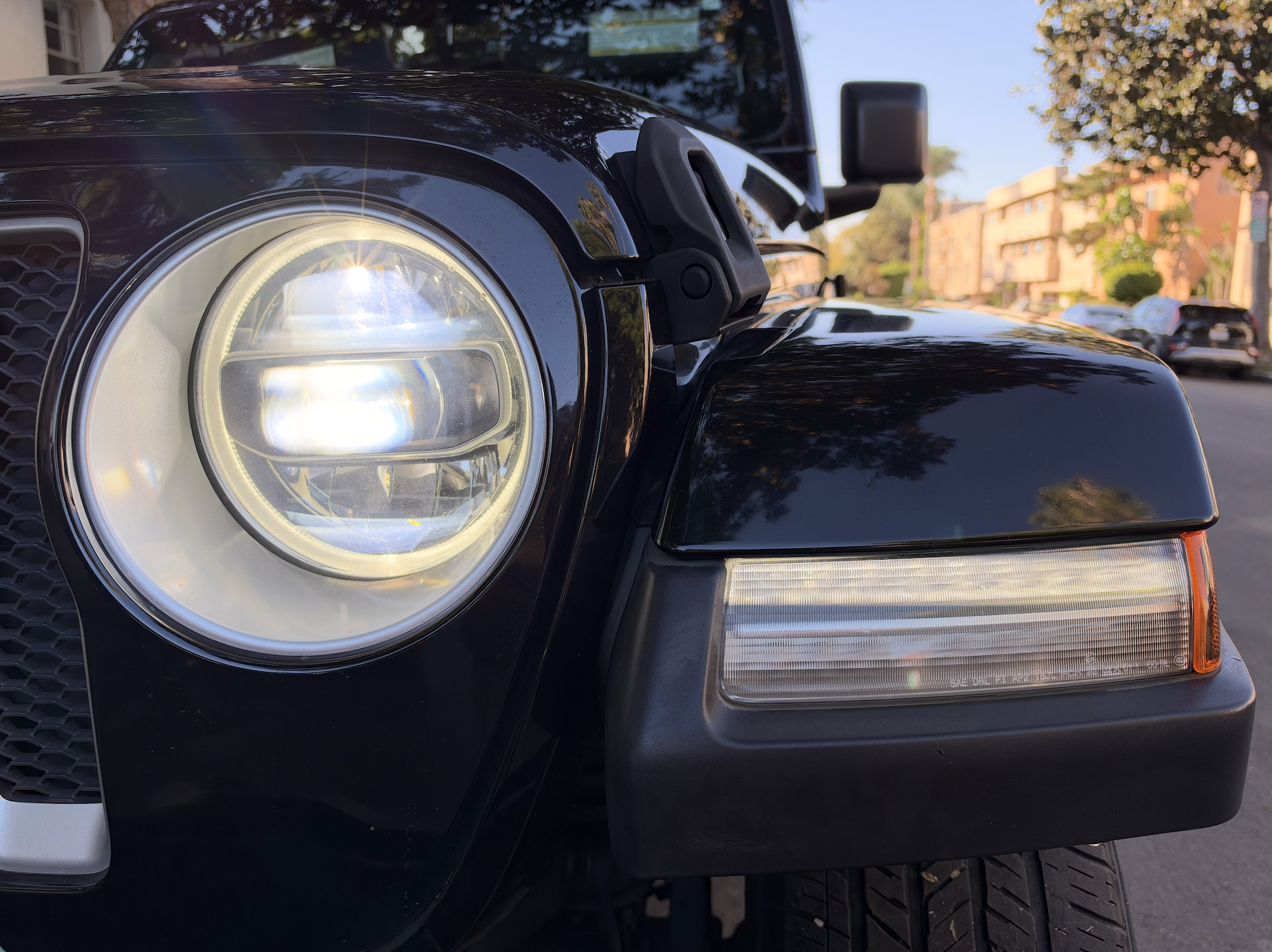 Used 2019 Jeep Wrangler Unlimited Sahara AWD/4WD image 8