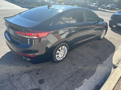 Used 2017 Hyundai Elantra SE image 2
