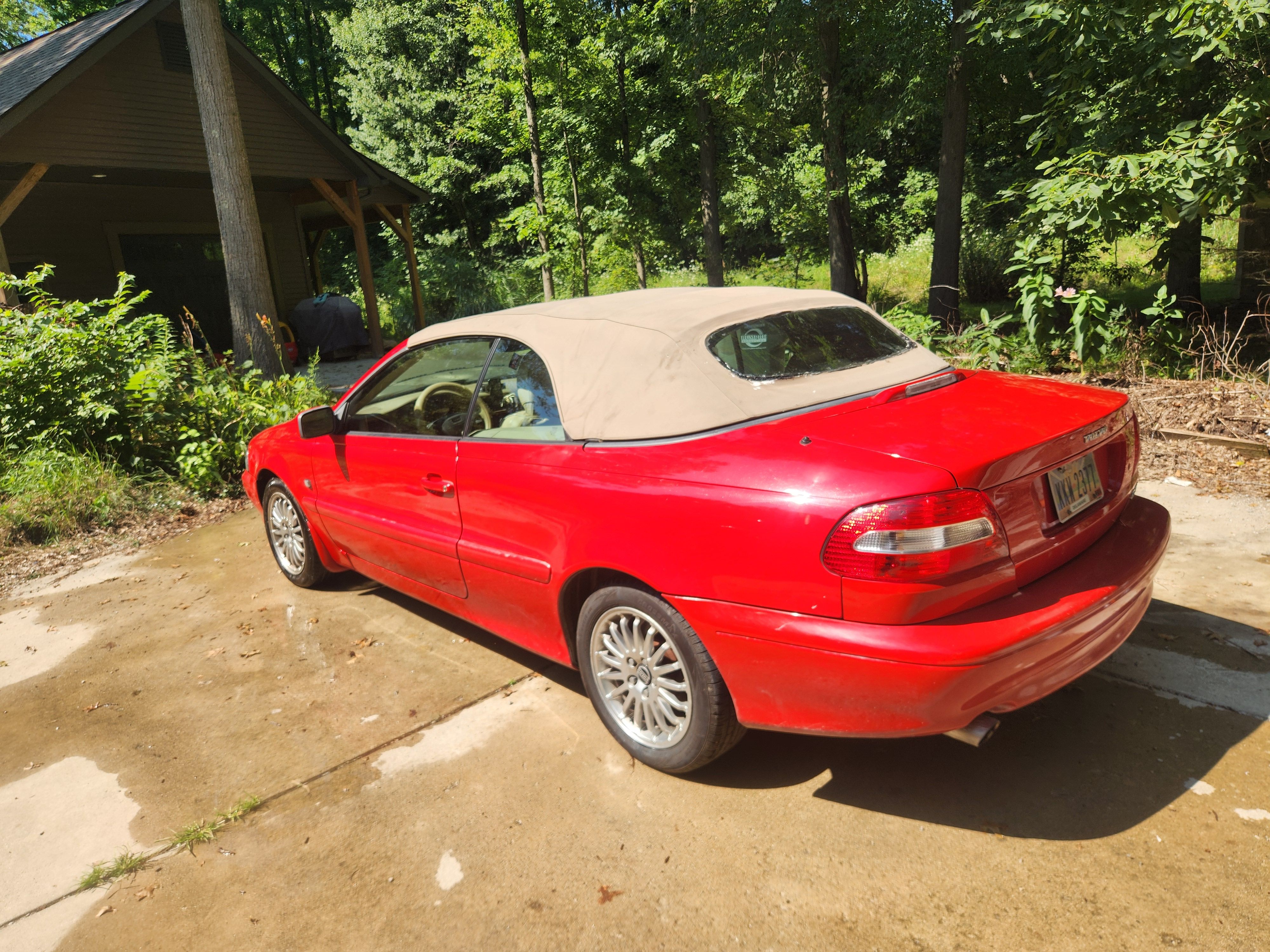Used 2004 Volvo C70 LT FWD image 9