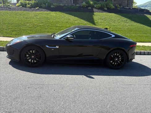 Used 2015 Jaguar F-TYPE R RWD image 6
