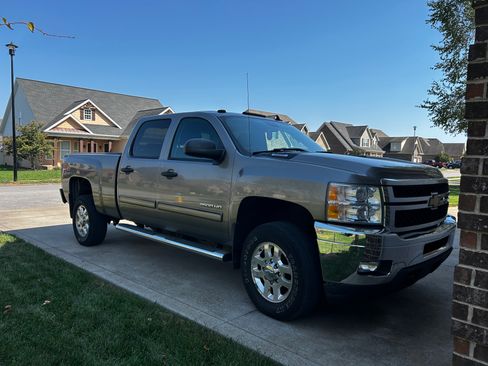 Used 2012 Chevrolet Silverado 2500 LT w/ Interior Plus Package image 1