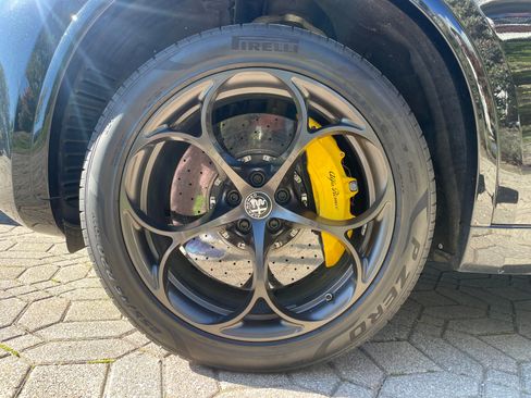 Used 2020 Alfa Romeo Stelvio Quadrifoglio image 20