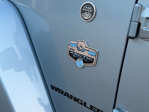 Used 2012 Jeep Wrangler Sahara image 26