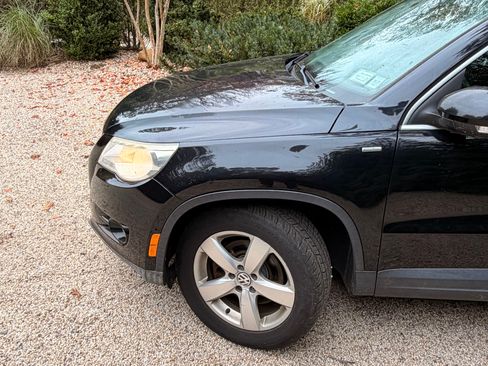 Used 2010 Volkswagen Tiguan Wolfsburg Edition image 6