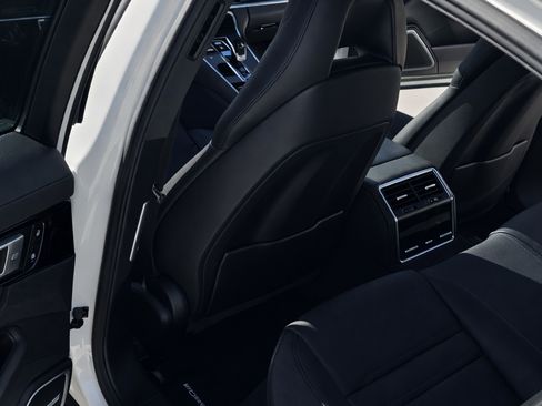 Used 2022 Porsche Panamera 4S image 9