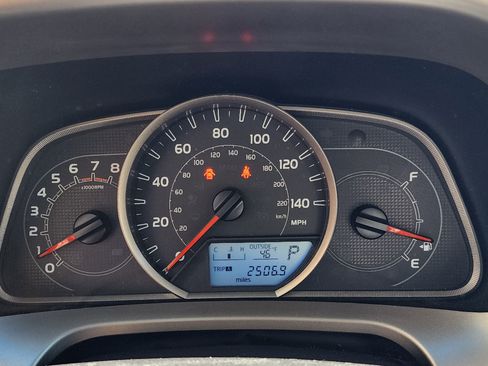 Used 2013 Toyota RAV4 XLE image 10