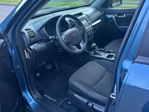 Used 2014 Kia Sorento LX AWD/4WD image 10