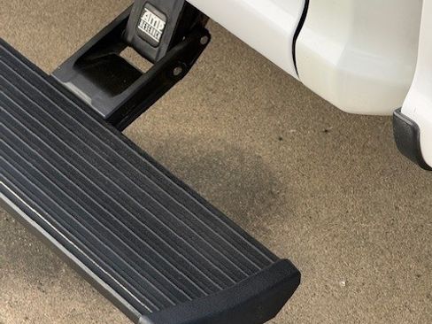 Used 2016 Ford F150 XLT w/ Equipment Group 302A Luxury image 2