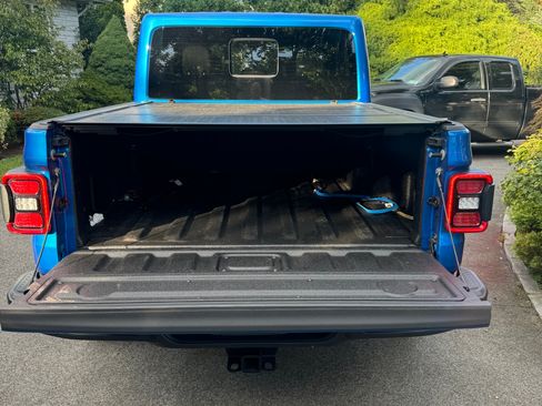 Used 2020 Jeep Gladiator Mojave w/ LED Lighting Group image 9