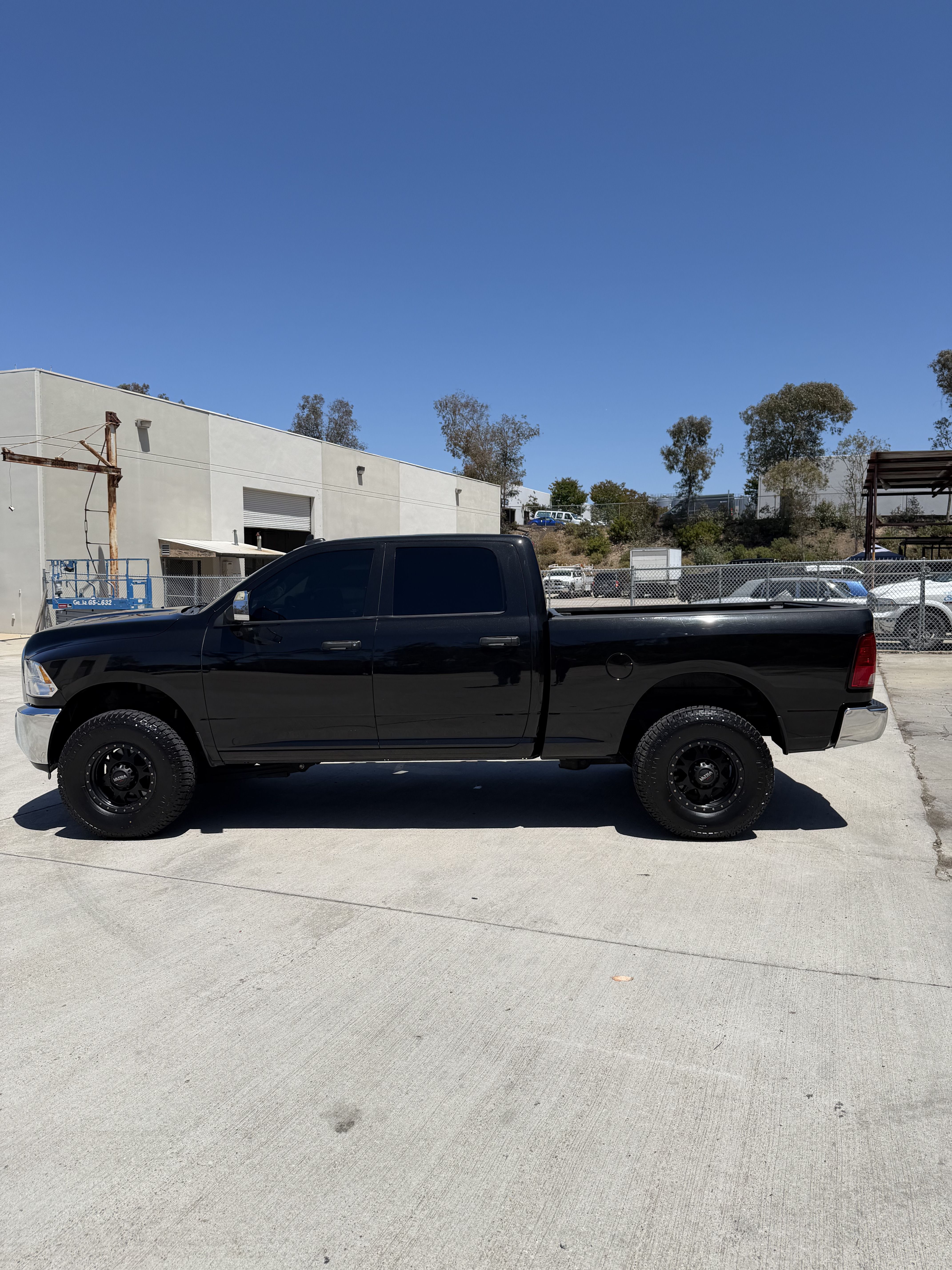 Used 2016 RAM 2500 SLT w/ Luxury Group RWD image 9