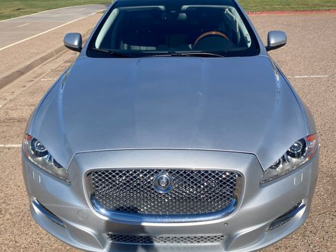 Used 2012 Jaguar XJ image 8