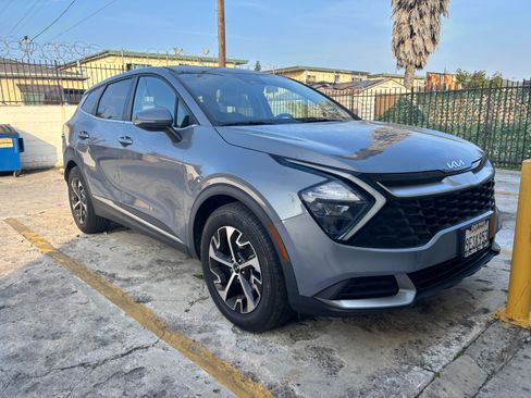 Used 2023 Kia Sportage EX image 1