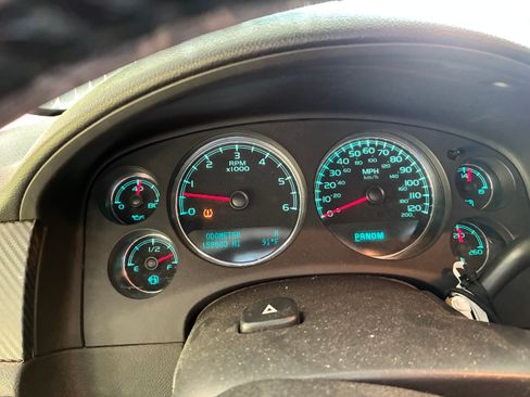 Used 2009 Chevrolet Silverado 1500 LTZ w/ Safety Package AWD/4WD image 8