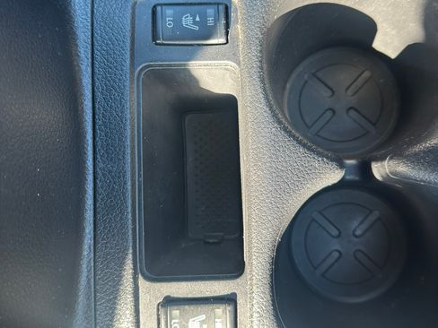 Used 2019 Nissan Rogue SV image 11