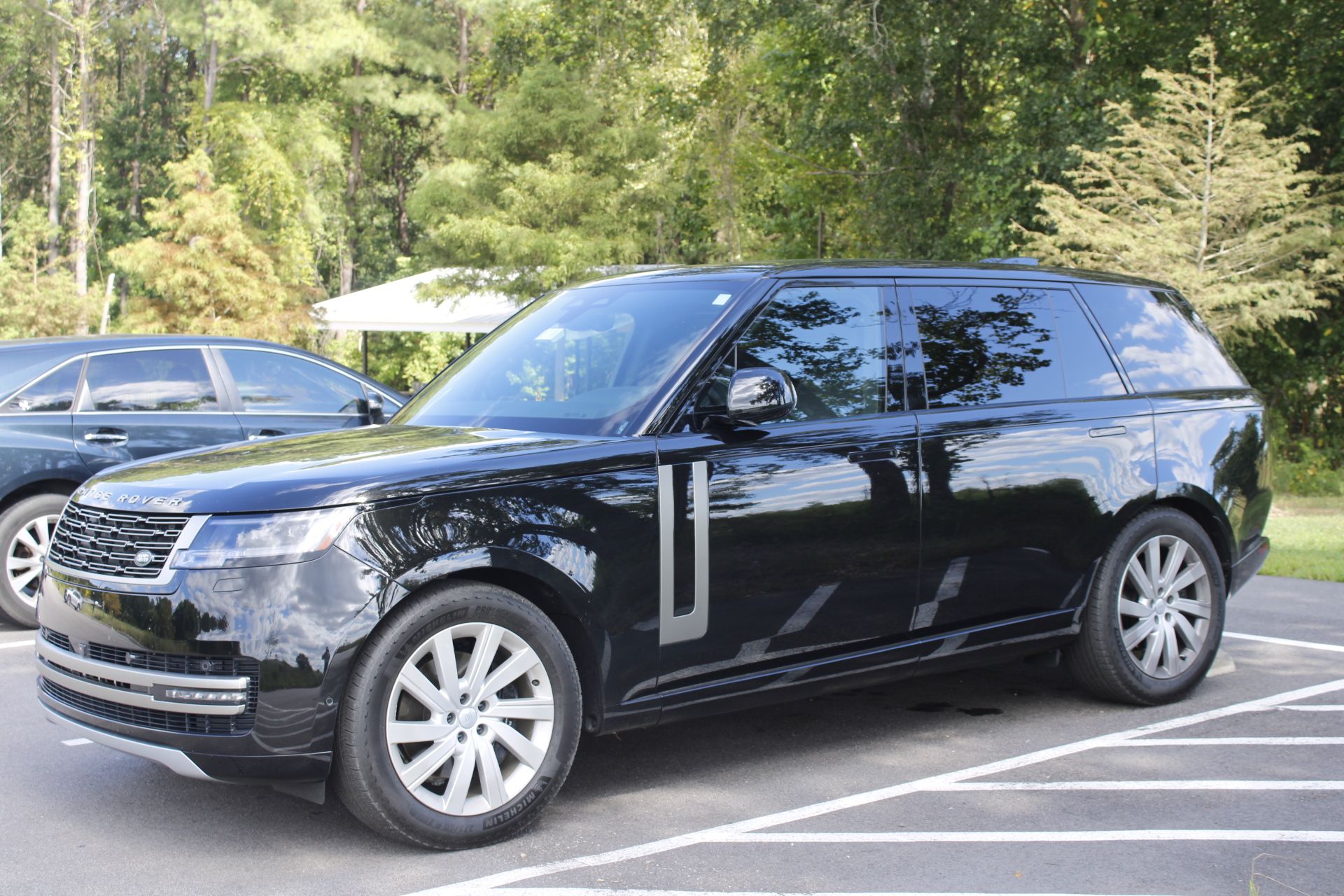 Used 2024 Land Rover Range Rover Long Wheelbase SE AWD/4WD image 13
