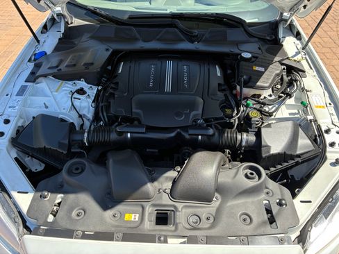 Used 2015 Jaguar XJ L Portfolio RWD image 6