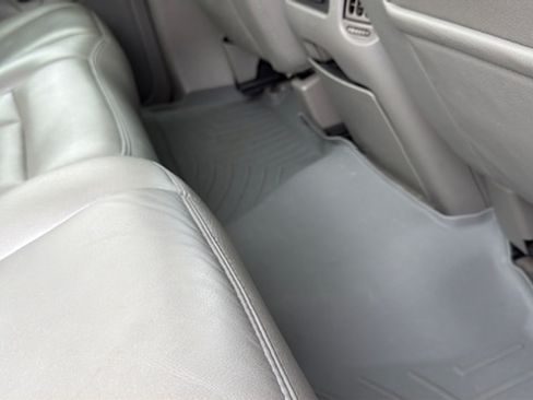 Used 2005 GMC Sierra 3500 SLT w/ Heavy-Duty Power Package image 8